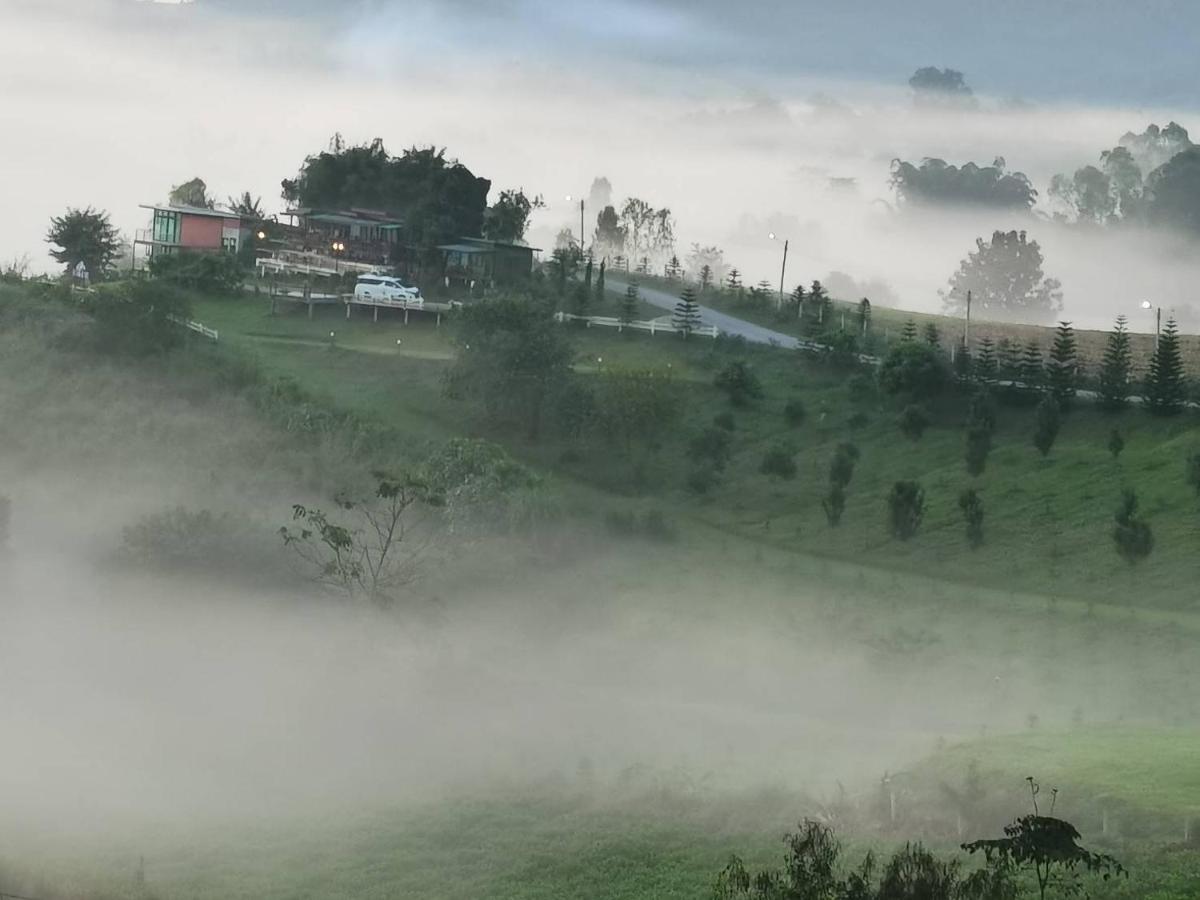บ้านแช่มช้อย Khao Kho Exteriér fotografie
